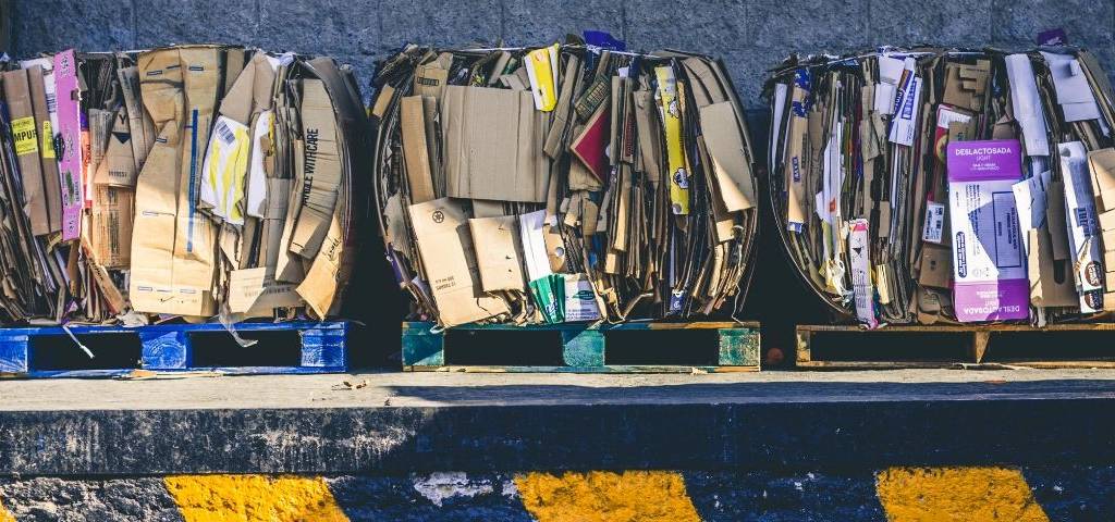 Photo de déchets cartons empactés