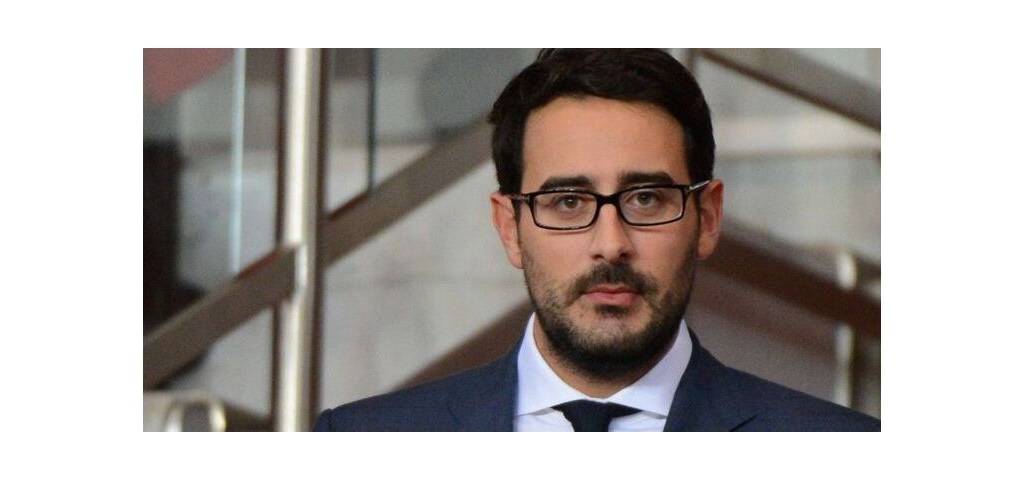 Photo de Sebastien Gros, homme brun, barbu portant des lunettes