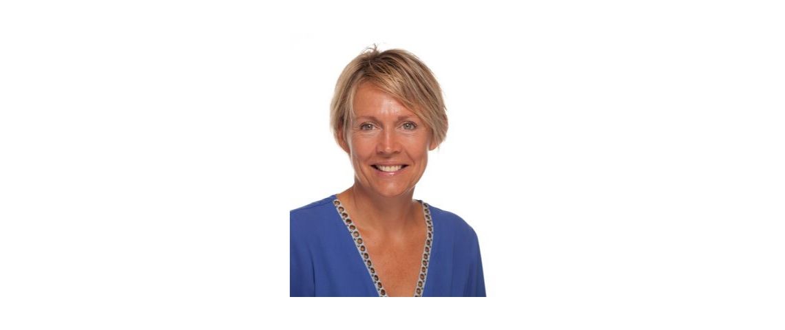 Une nouvelle Chief Talent Officer chez Publicis Photo de Valerie Charpentie, vetue d'un pull bleu, nouvelle chief talent officer chez Publicis Groupe