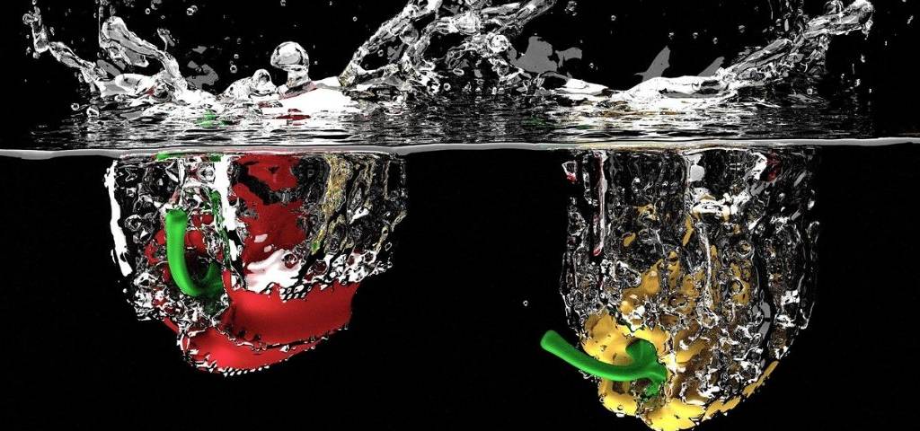 Visuel de 2 poivrons dans l'eau