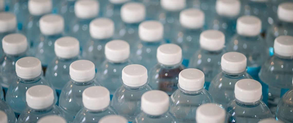 VITTEL lance en France une bouteille d’eau fabriquée avec 100% de plastique recyclé Bouchons de bouteille d'eau
