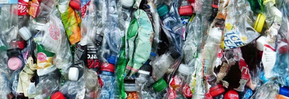 Déchets plastiques compactés