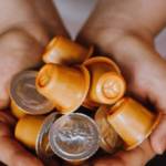 Des capsules de café au creux de mains