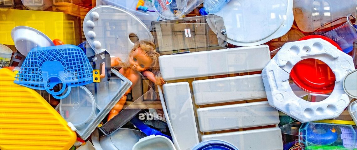 Gyro/Paris signe une campagne de sensibilisation au recyclage pour ecosystem Objets dans une décheterie