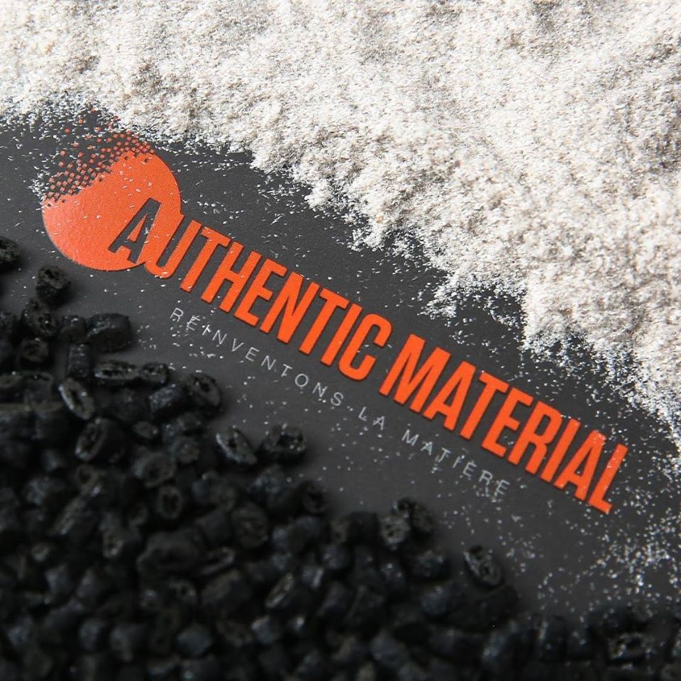 Logo Authentic Material