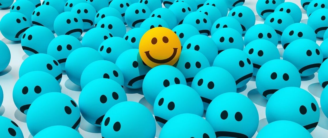 Twitter propose une nouvelle fonctionnalité qui offre la possibilité de réagir directement aux messages privés Emojis tristes avec un emojis souriant qui se distingue du lot