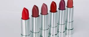 Rouges à lèvres de différentes couleurs