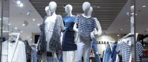 Vitrine d'une boutique dans un centre commercial