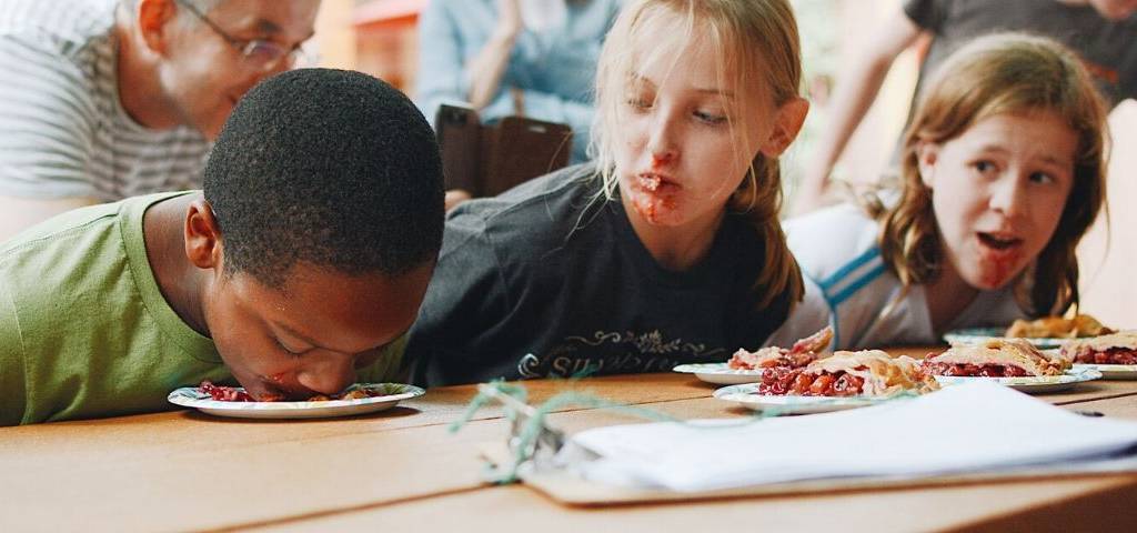 Enfants à la cantine