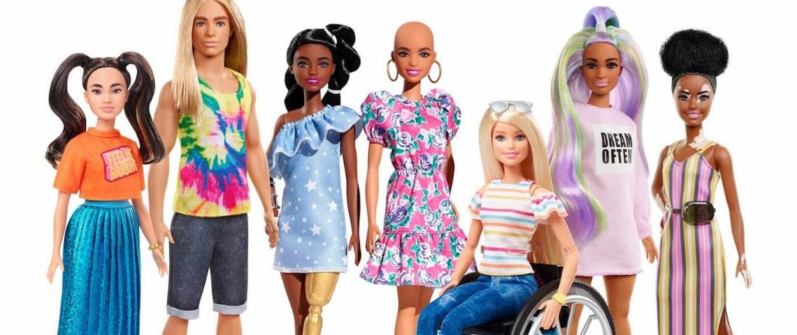 Barbie enrichie sa gamme « Barbie Fashionistas » de nouvelles références inclusives, et comprend désormais 176 modèles de poupées. Gamme Barbie Fashionistas