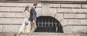 Couple marchant