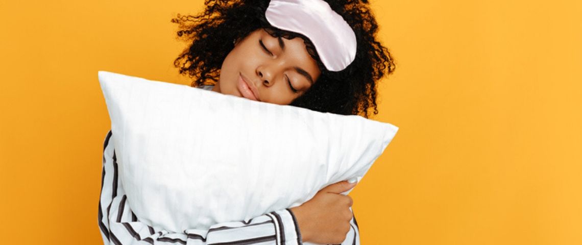 Comment construire une « digital native vertical brands » ? Le cas Wopilo Une femme avec un oreiller