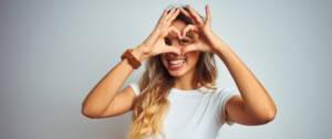 Coeur avec les doigts