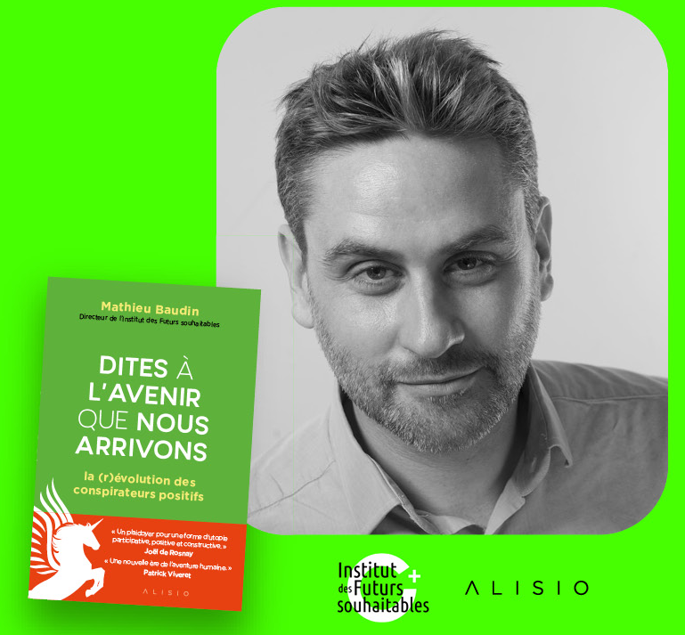 Photo de Mathieu Baudin avec son livre