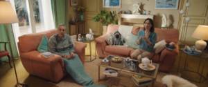 Famille devant sa télévision