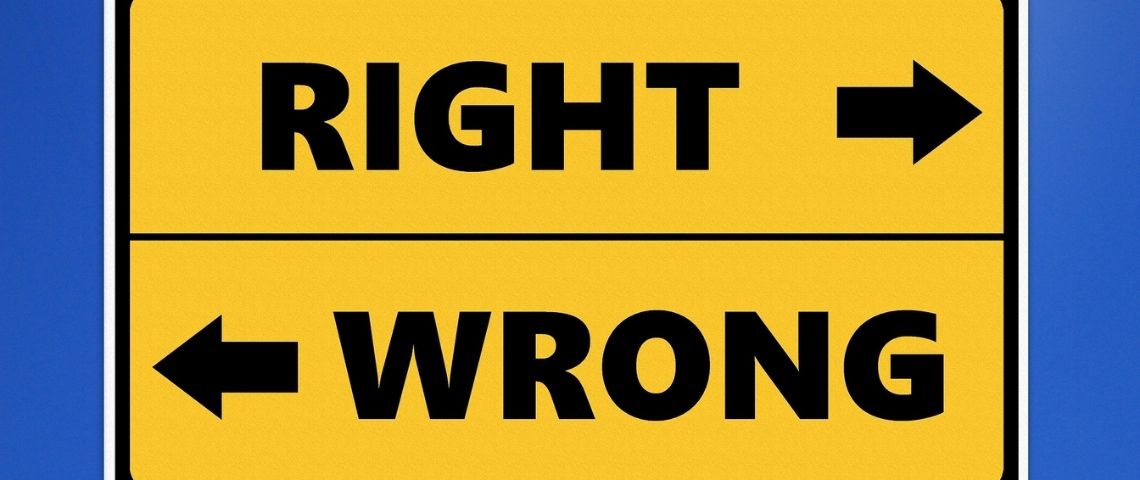 La première charte d’éthique du marketing d’influence rassemble aujourd’hui plus de 30 000 signataires Panneau de direction : Right/Wrong