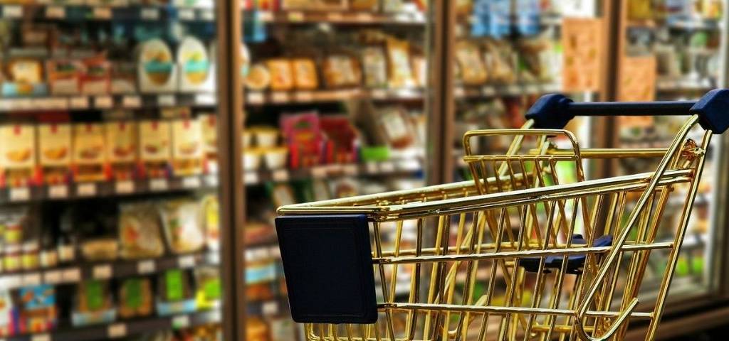 Caddie dans un supermarché