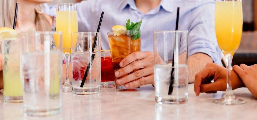 Boissons sur une table