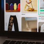 Ecran d'ordinateur avec une page ouverte sur Pinterest