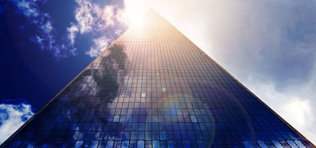 Le cabinet conseil en stratégie d’engagement Uzful lance son offre pour créer des Raisons d’Être engagées Building se fondant dans les nuages