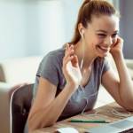 Une personne en télétravail