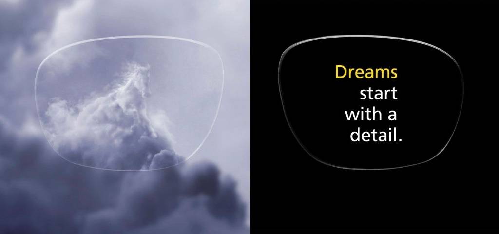 Verre de lunette dans lequel on voit se dessiner un cheval dans les nuages