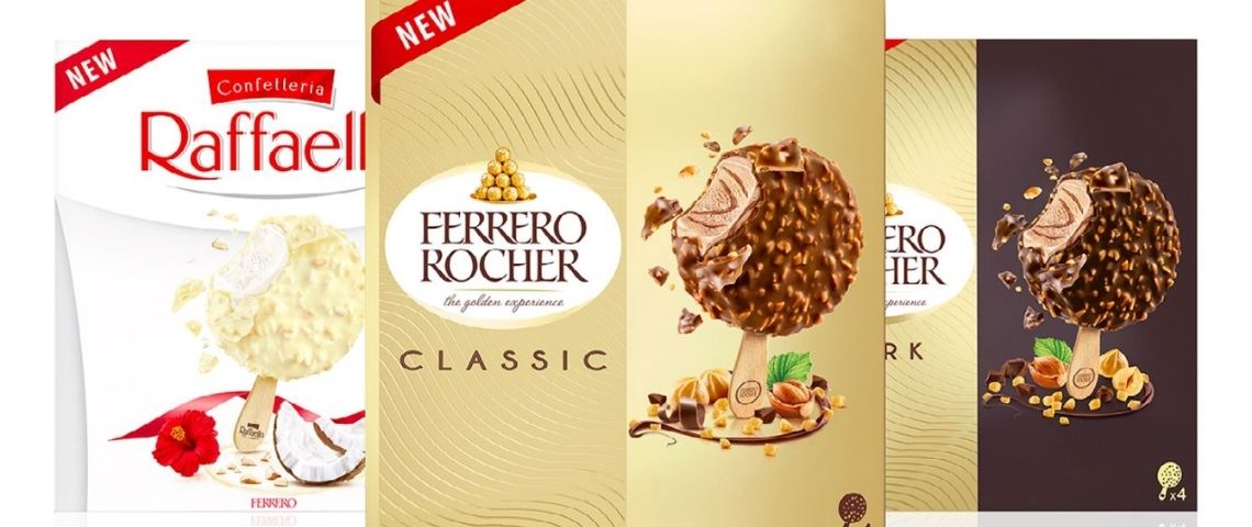 Le Groupe italien Ferrero accélère sa stratégie de diversification et se lance sur le marché des glaces avec ses marques iconiques, Ferrero Rocher et Raffaello Visuels des packagings des glaces Ferrero