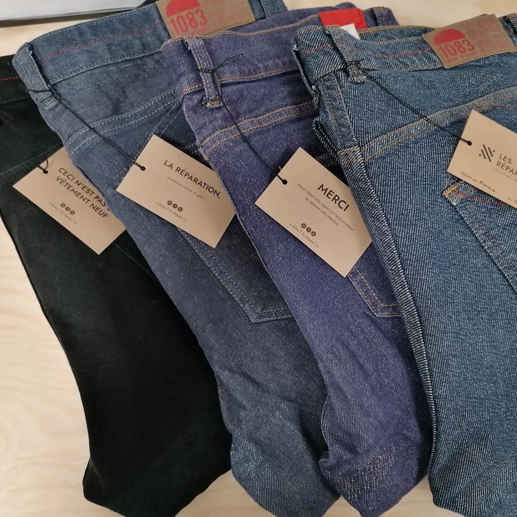 Jean de la marque 1083 avec une étiquette de l'atelier des Recyclables