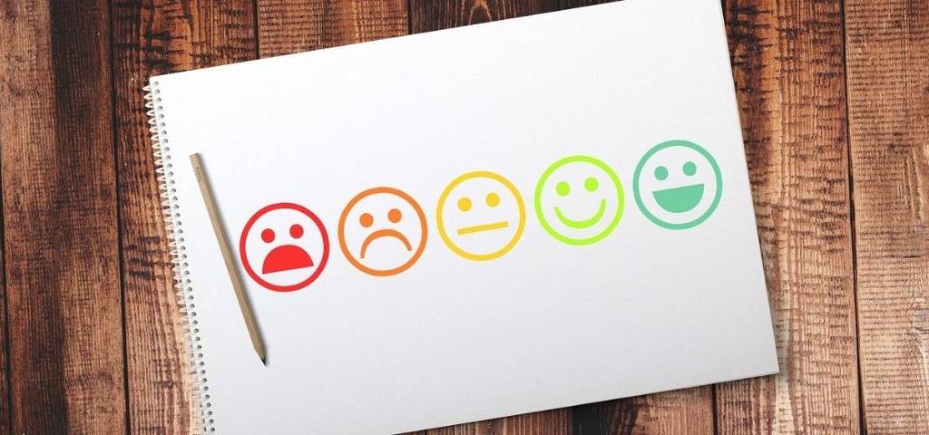 5 smileys, de content à mécontent