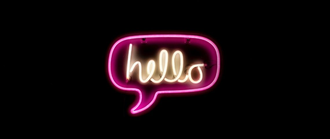 D’entreprises B2B à marques B2B, comment réussir sa transformation Une message lumineux - hello -