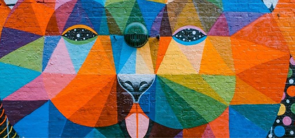 Tableau d'art contemporain, reprsentant un chien multicolore qui tire la langue