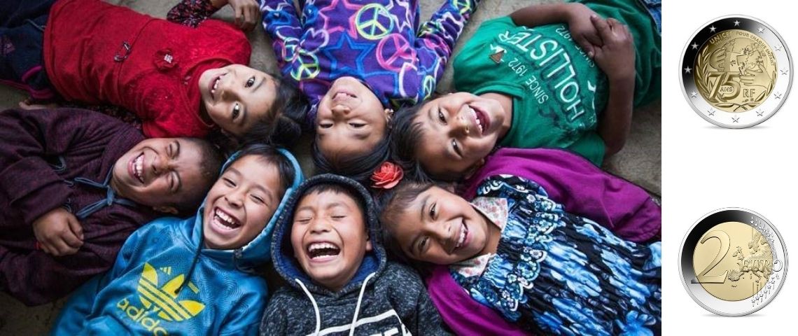 Le 15 mars 2021, la Monnaie de Paris, de monnaie, lancera une pièce de 2 € spécialement créée pour fêter le 75e anniversaire d’UNICEF. Jeunes enfants et pièce de 2euros pour l'Unicef sur le côté.