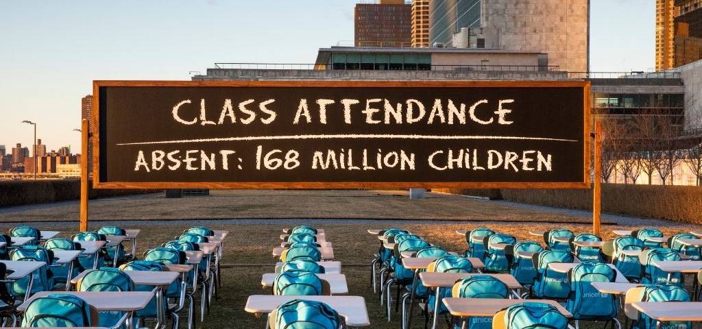 168 tables et chaises vides au siège de l'ONU