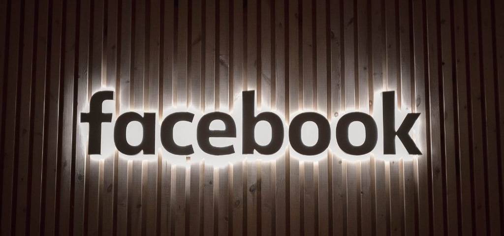 Enseigne Facebook