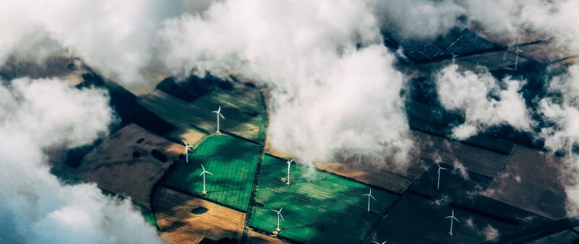 Suez x Pulse Vue du ciel, champs avec éoliennes