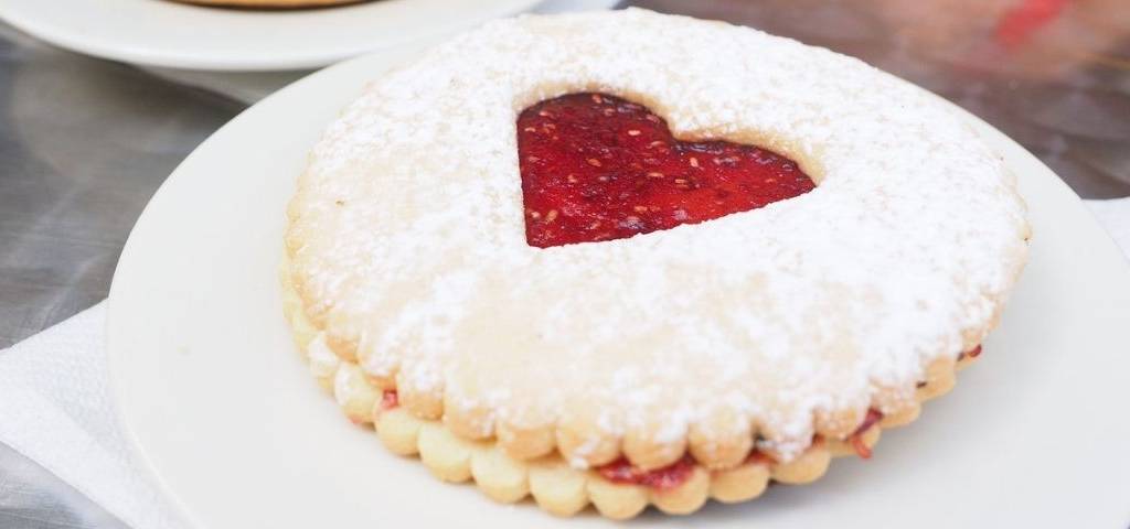 Biscuits avec un coeur au milieu