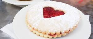 Biscuits avec un coeur au milieu
