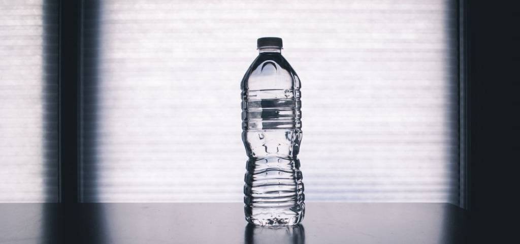 Bouteille d'eau en plastique