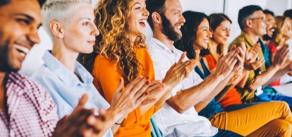 Comment l’évènementiel peut jouer un rôle majeur dans les transitions ? Des gens dans un événement