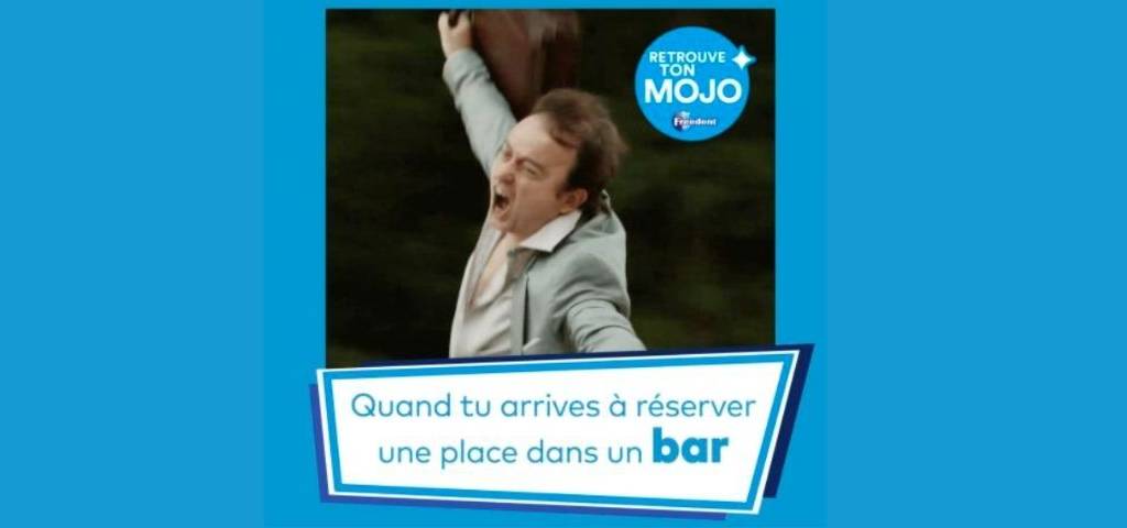 Campagne Freedent, un homme est très heureux  - quand tu arrives à réserver une place dans un bar - 