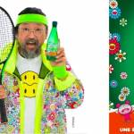Takashi Murakami qui tient une bouteille de Perrier. Il est habillé en Tennis man (version Murakami, avec des fleurs colorées)