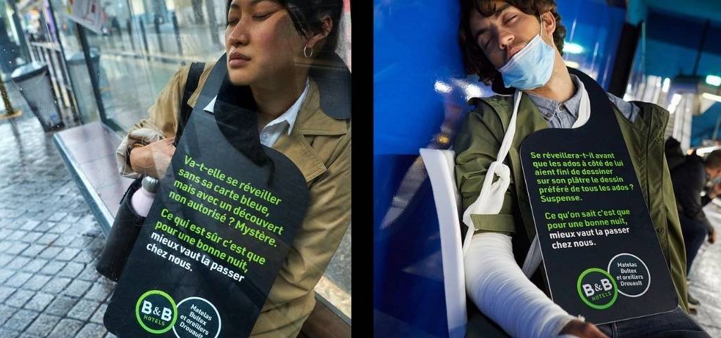 Un homme et une femme qui somnolent dans le métro