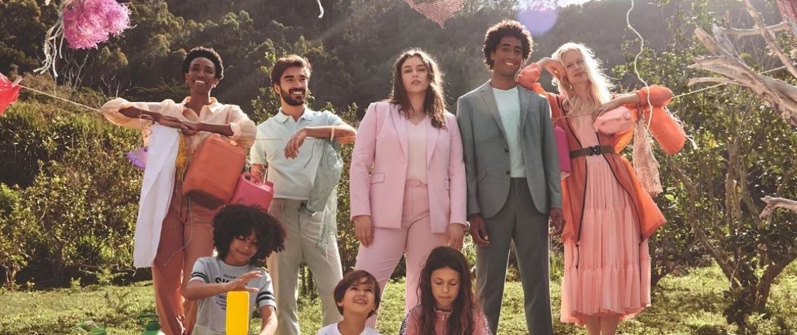 « Sustainability Made Easy », la nouvelle plateforme d’engagement C&A pour une consommation responsable, facile et accessible à tous Hommes, femmes, enfants portant de vêtements C&A