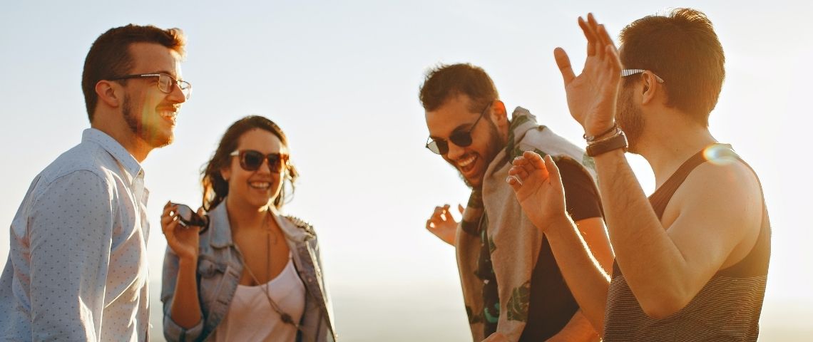 Vybe lance un « Programme Influenceurs » sur TikTok pour partager les valeurs de la marque 4 jeunes qui dansent