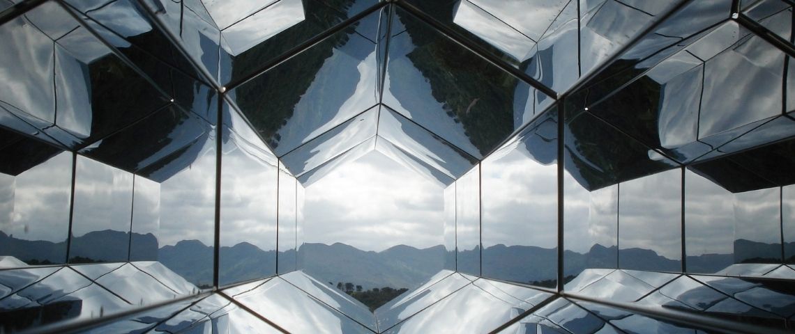 trust-place-certification-digitale-luxe-ecoresponsabilite-ecomatcher-hynova-compensation-carbone architecture innovante. Effet miroir