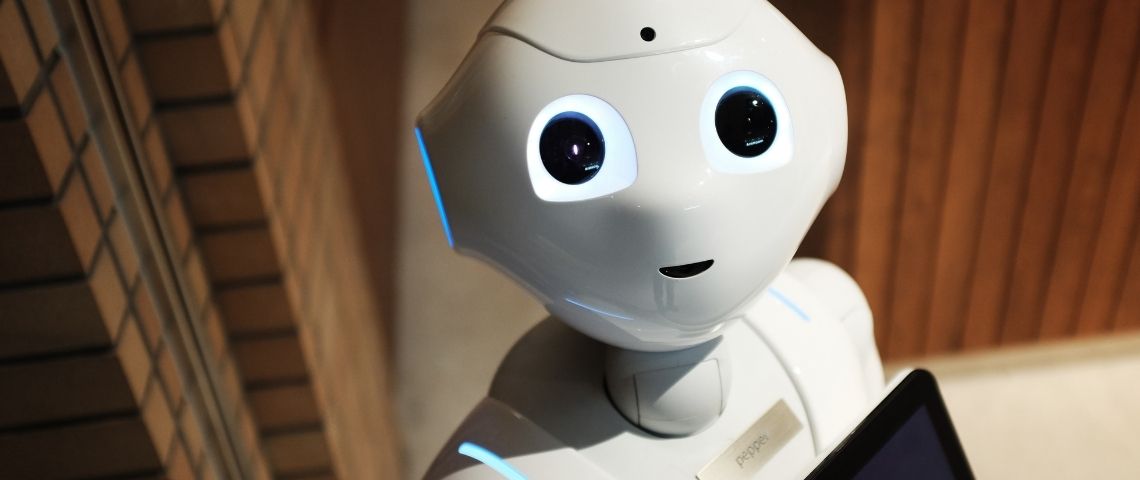 whaller-start-up-francaise-souverainete-numerique-reseau-social-protection-donnees-personnelles Un petit robot blanc