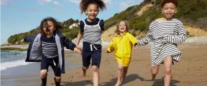 Des enfants qui courent