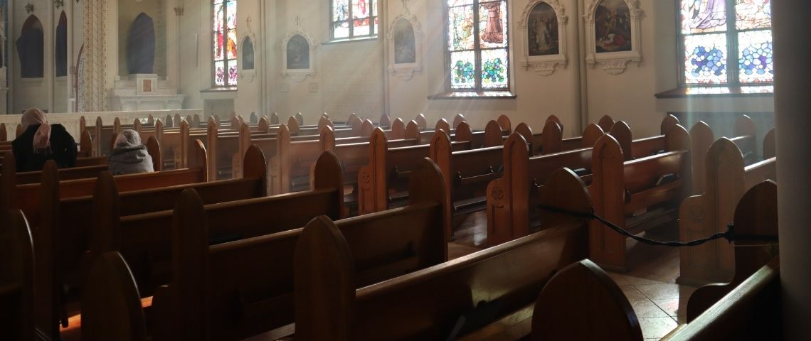 agence-the-oval-office-campagne-digitale-denier-de-leglise-quatre-dioceses-ile-de-france L'intérieur d'une église