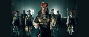 Femme russe dansant