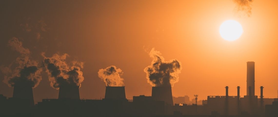 Dans le cadre du budget participatif écologique, la Région Île-de-France désigne CarbonScore comme lauréat des projets innovants porteurs de solutions de rupture. Fumées sortant des cheminées d'usines